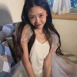  俏皮可爱气质女生头像