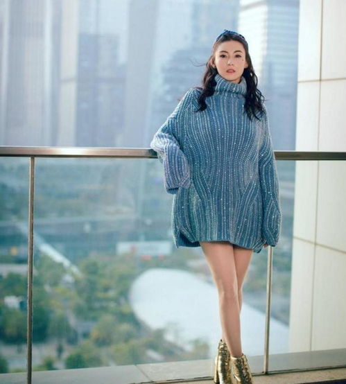  张柏芝又现新造型,穿金色长裙变埃及女王,冷艳气质令人心动