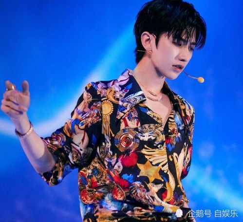  李湘夸蔡徐坤长得帅,我却在留意程潇的表情,师生cp我磕到了