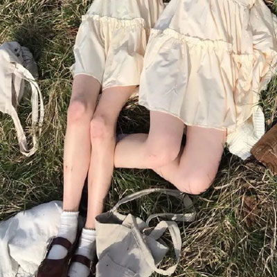  半身头像女生不露头下半身照片头像女