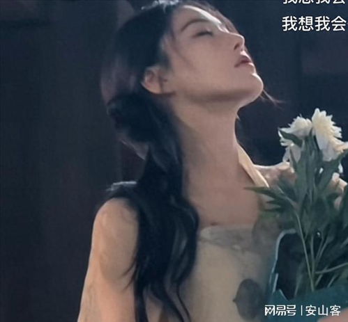  张馨予重现古风长发美女,氛围感拉满,难怪把何捷迷得如痴如醉