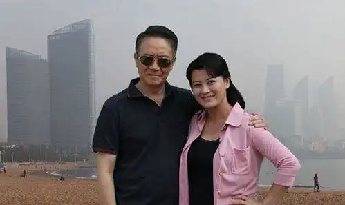  李幼斌成名后与原配离婚,娶了三婚的史兰芽,今过得咋样了