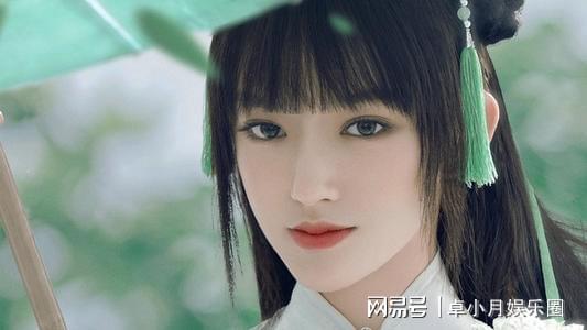  当红女星程潇为河南捐款,网友指责太少,愤怒发文回怼引争议
