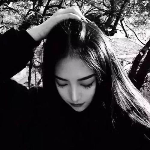  12句抖音上很火的句子不要年纪轻轻就一副看透世俗的样子