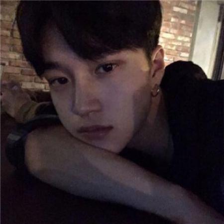  伤感冷酷的男生头像哭过的眼睛更能看清一个人