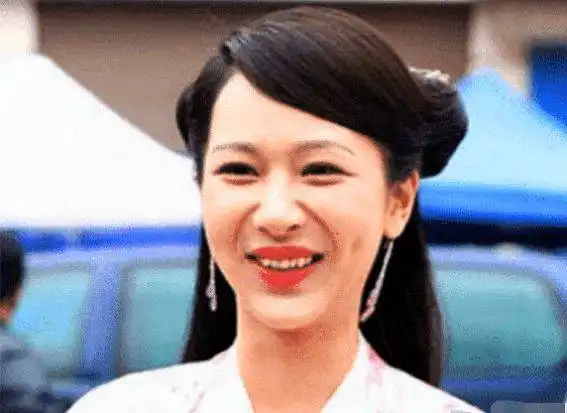  同样是大笑,林心如丑,赵丽颖丑,杨紫丑,而她是好看