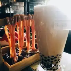  凑凑火锅茶憩来福士广场长宁店的大红袍珍珠奶茶好不好吃用户评价口味怎么样上海美食大红袍珍珠奶茶实拍图片大众点评
