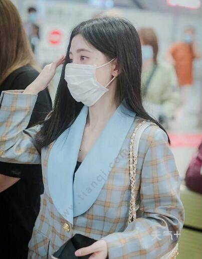  鞠婧祎戴口罩遭网友吐槽是怎么回事鞠婧祎戴口罩为什么遭网友吐槽
