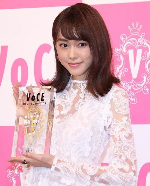  很服气这位女星获得了2018年最美容颜称号