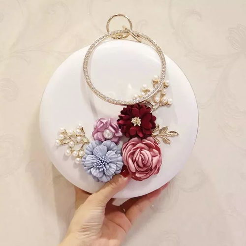  纯手工制作的花朵包包,不炫目不逐流,都是独一无二的款,上档次