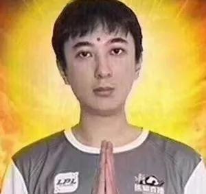  三亚会议王思聪现在不仅欠我一万块钱,还欠我一部手机和手机壳