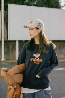  韩国专柜mlbgoodluck幸运猪圆领卫衣男女同款