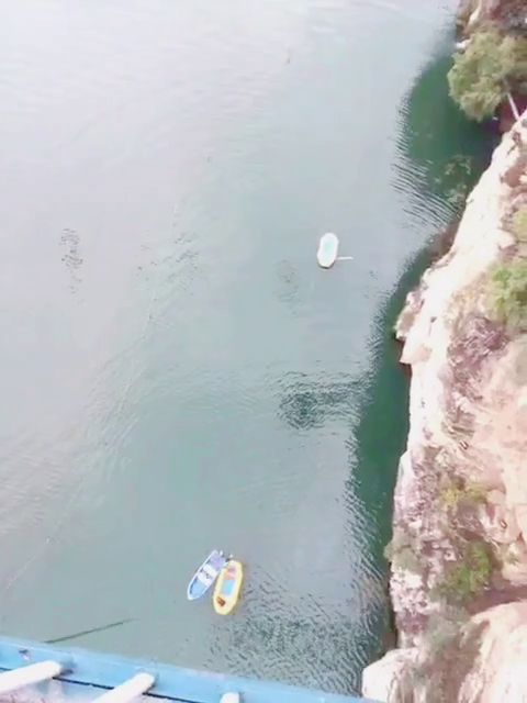  小姑娘的表情亮了