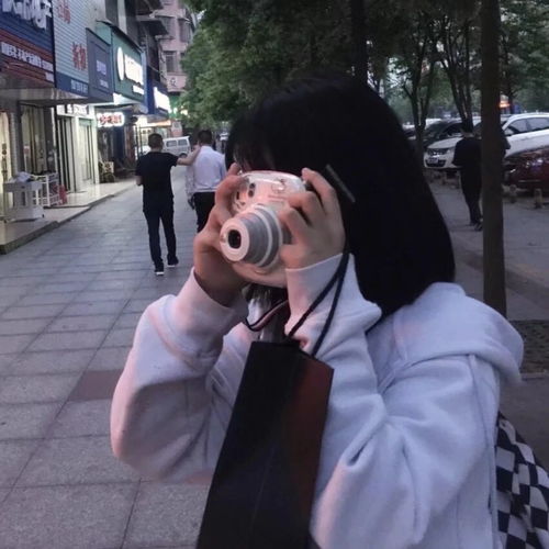 女生头像他只字未提喜欢你,你句句都是我愿意