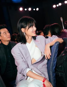  朴信惠的短发长了2公分,却更加舒服耐看,适合30岁女人