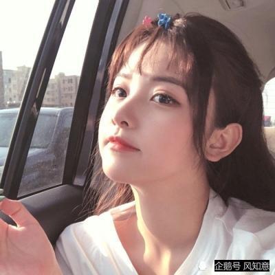  女生的这几个举动暗示她对你有好感,你发现了吗