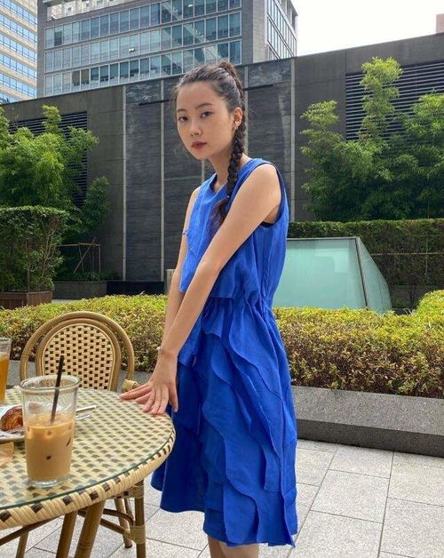  小众ins博主mjbypp穿搭小机灵极简色彩也能搭出高级感