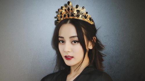 白发少女表情包迪丽热巴
