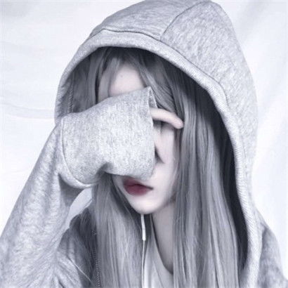  特别伤感的女生头像,其实你的眼泪不值钱