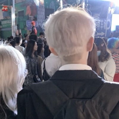 头像男小众高级无意穿堂