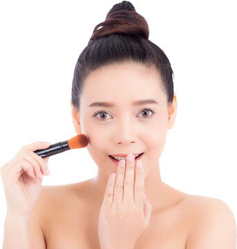  点击来源直接获取大图文件用刷子在脸颊上化妆的亚洲女性肖像之美,手持腮红的美丽女孩,护肤和化妆品概念人像东方女性模特肖像高清图片3
