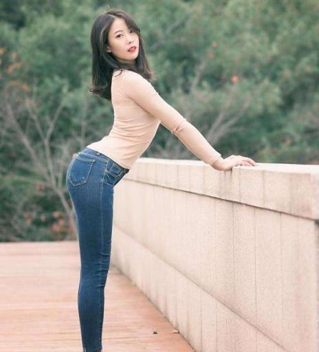 清纯温柔甜美女头像紧身