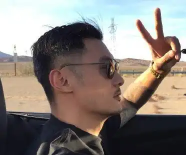  舒淇晒彭于晏余文乐合照送祝福,现在的男神都有侧颜杀