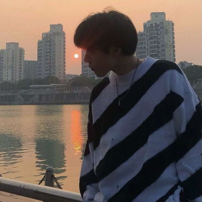  王子雨总有人会在某个地方等你男生头像我要个性网