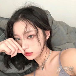  头发总是头顶油腻发尾干枯是什么原因头顶油腻发尾干燥怎么办