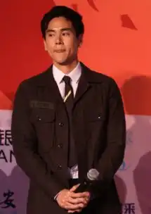  萌萌哒彭于晏俊脸开挂变行走的表情包
