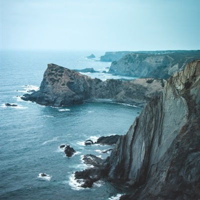  海边风景头像海边陡峭的悬崖图片