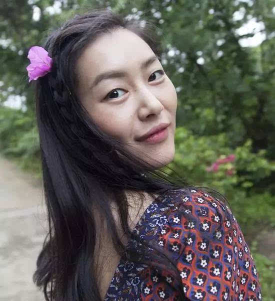  刘雯亲自示范单眼皮女孩这么画眼妆