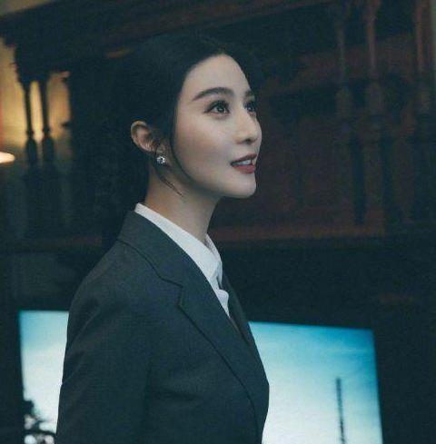  李晨已成过去式,范冰冰与廖凡手牵手,同框出镜太甜蜜了
