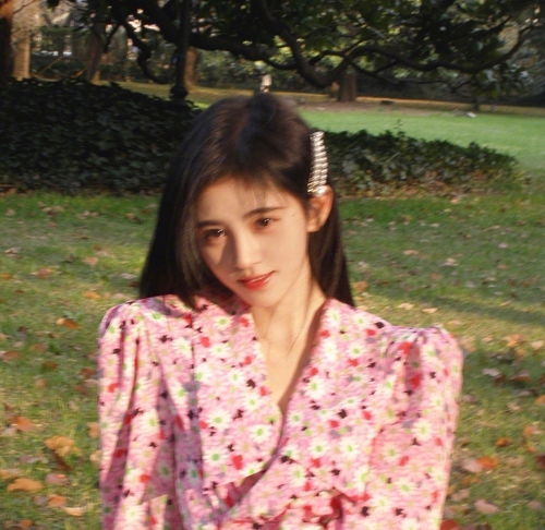 清纯温柔甜美女头像鞠婧