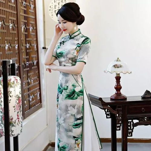  儒雅荷韵旗袍,减龄显瘦,飘逸复古,引领时髦风气
