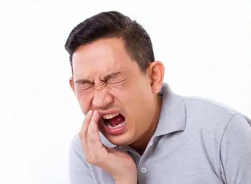  蛀牙真是被虫子吃空的吗牙医无奈说出实情凶手是它