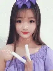  搞笑gif图对于这样的美女的装扮,大家有什么看法呢