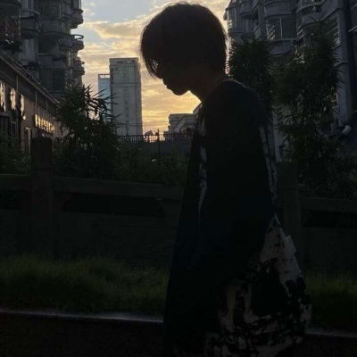  氛围感男头月亮永悬不落,爱意至死不渝