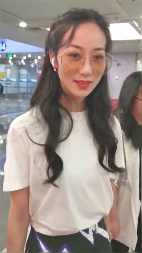  韩雪粉嫩新妆特别显白,闪电裙配减龄公主头,美的不像36岁