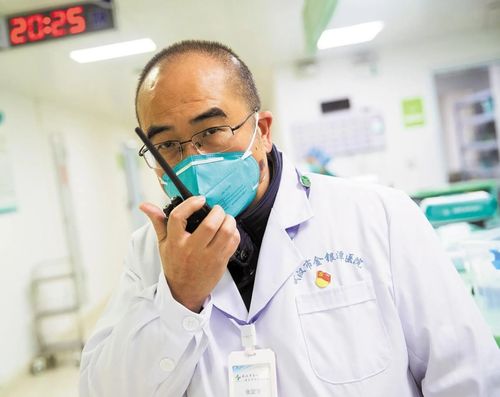  中国医生上线首日,豆瓣五分好评如潮,袁泉易烊千玺演技获赞