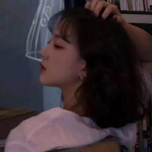  短发女生个性头像