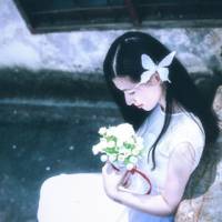  美女侧影伤感图片手机屏幕微信头像图片大全