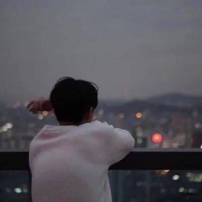  高县一老人不慎掉入粪坑,警民联手相救