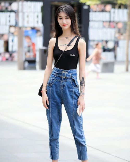  入秋想穿的休闲一点,气质女生都选择牛仔裤,时尚大方还省心