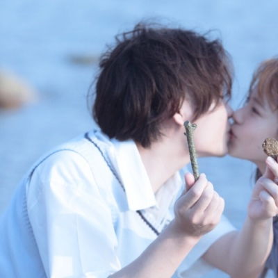 孤独氛围感拉满的头像丧偶式婚姻