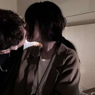  有些人有些事到此为止或许是最好情侣头像我要个性网