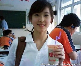  华晨宇大学开豪车住别墅揭娱圈深藏不露富二代