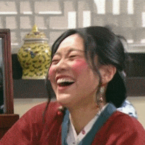  杨幂尬出双下巴,岁月到底对她们做了什么
