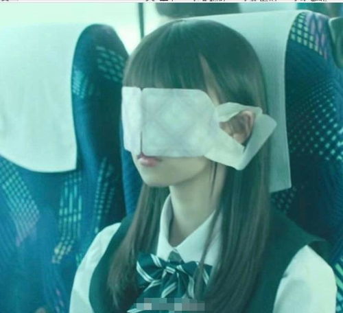  都说鞠婧祎戴口罩是模仿斋藤飞鸟,当看到本尊戴口罩的样子,错付