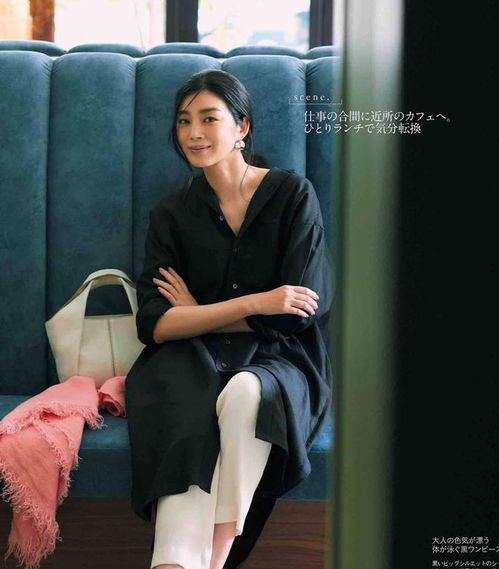  这才是最适合50岁女人的夏季打扮,简单自然,没美颜没滤镜也高级